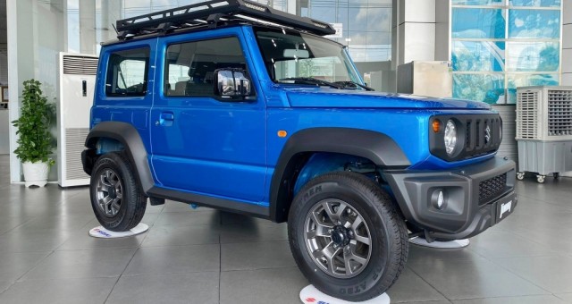 SUV 'bé hạt tiêu' Suzuki Jimny giảm giá kỷ lục, khách mua tiết kiệm đến 120 triệu đồng